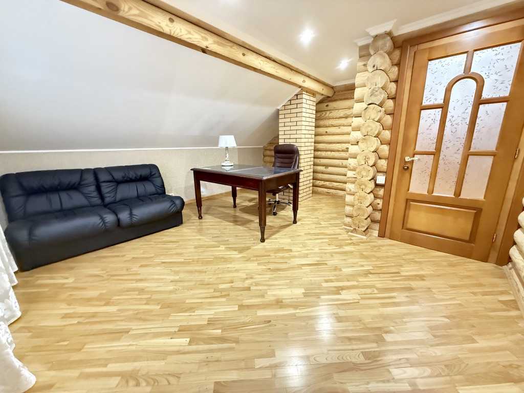 Оренда будинку 300 м², Радистів вул.