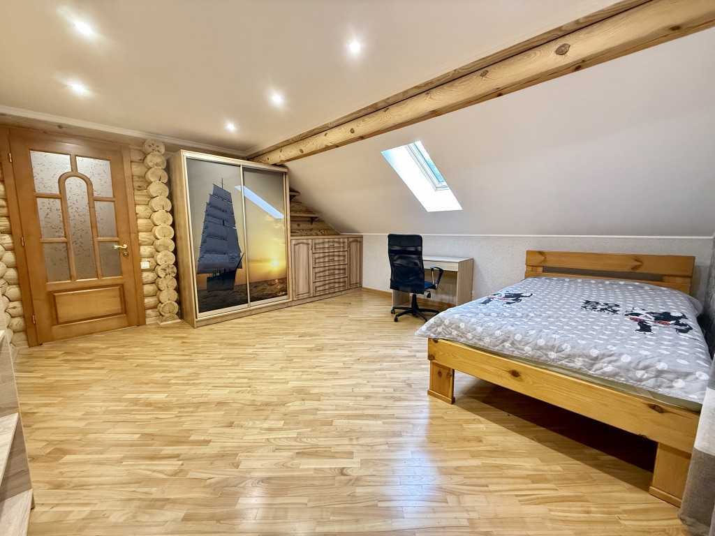 Оренда будинку 300 м², Радистів вул.
