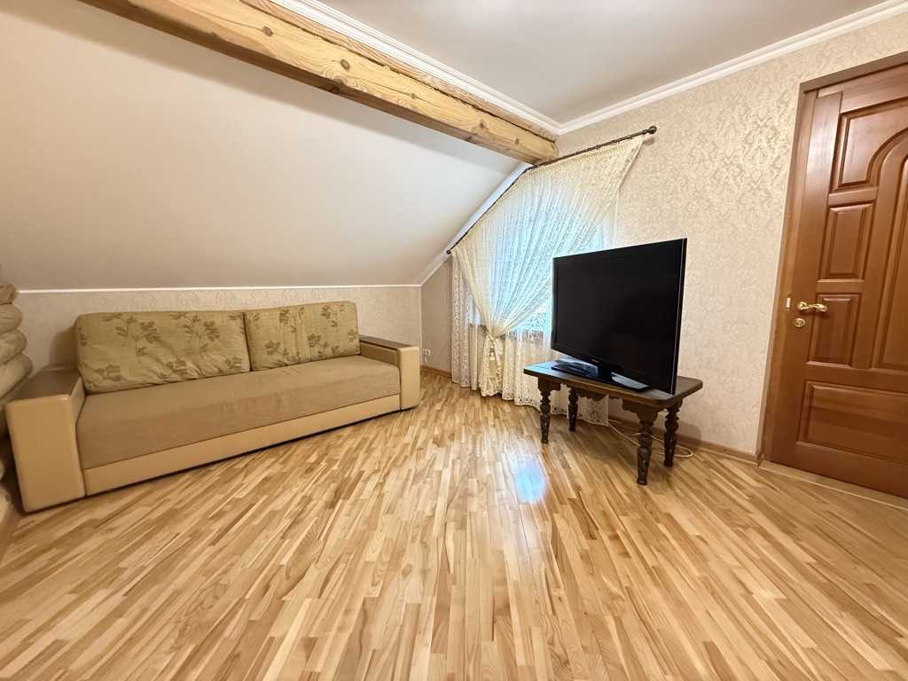 Оренда будинку 300 м², Радистів вул.