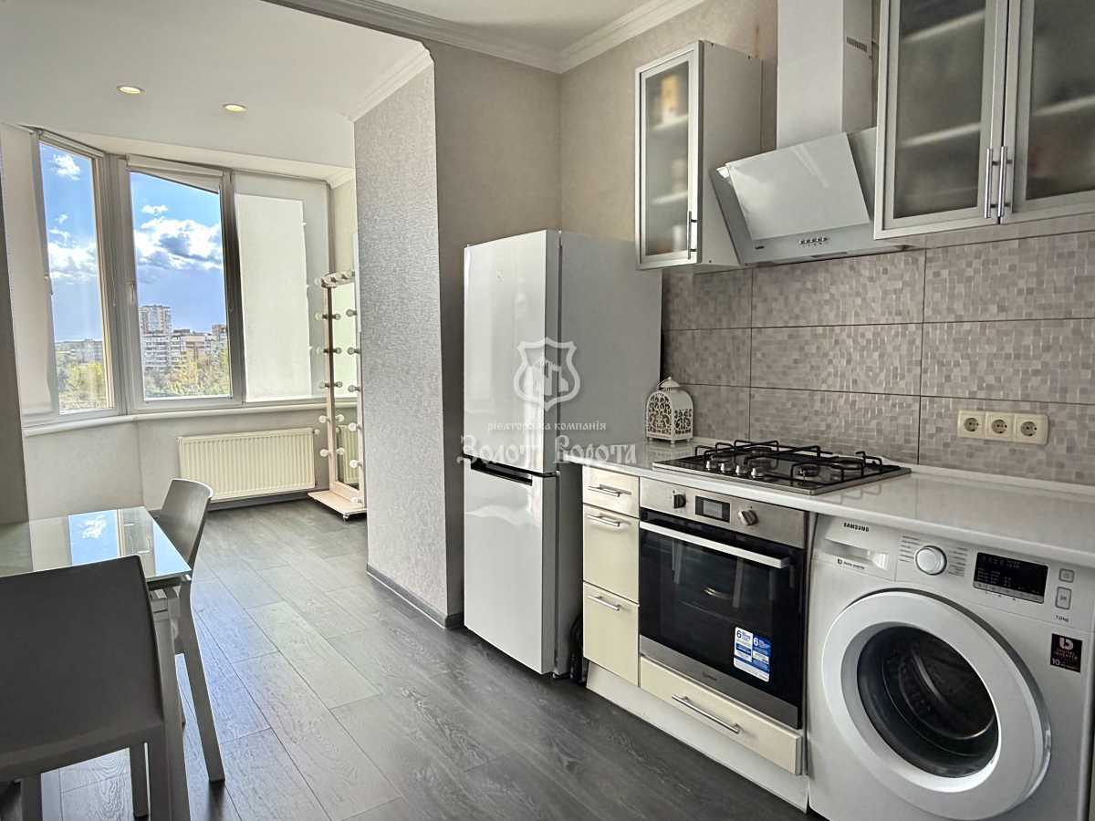 Продаж 1-кімнатної квартири 38.6 м², Боголюбова вул., 26