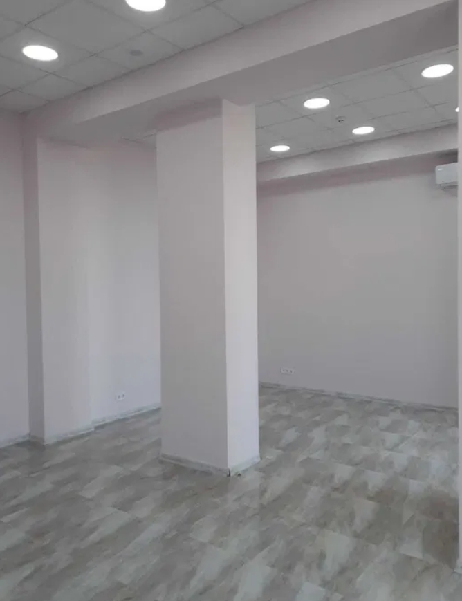 Оренда офісу 50 м², Массив Радужный вул.