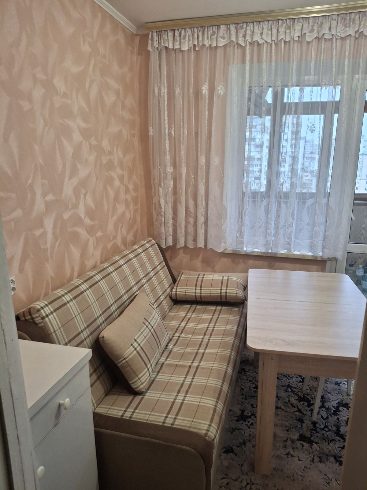 Аренда 1-комнатной квартиры 39 м², Ларисы Руденко ул., 13
