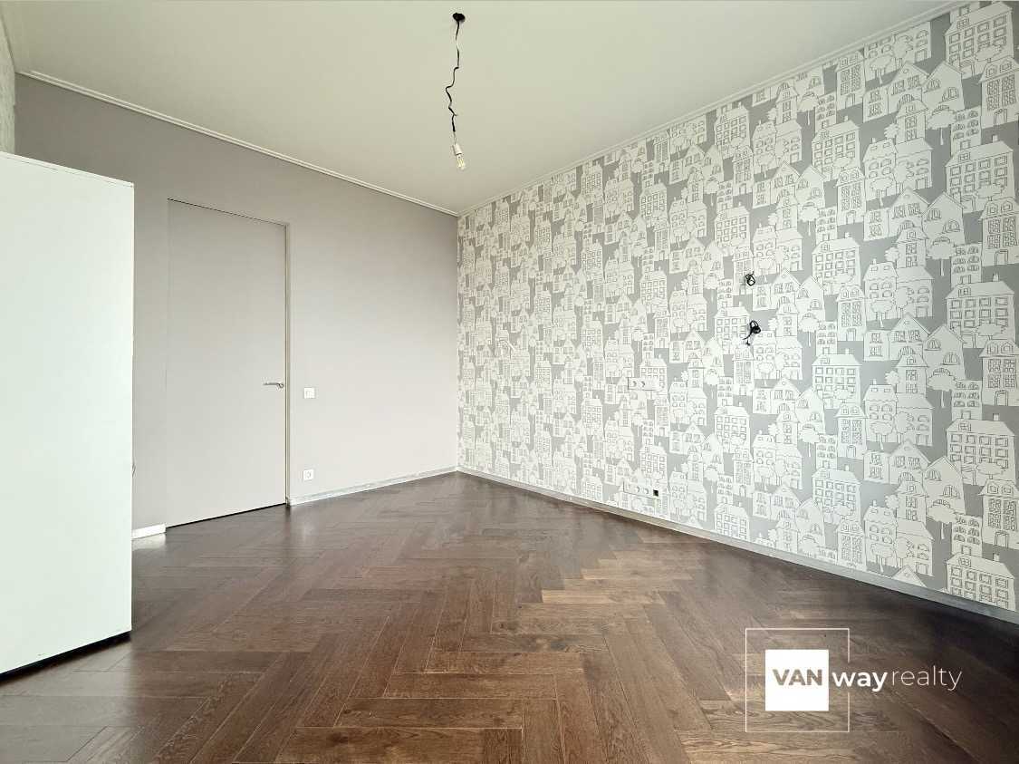 Продаж 3-кімнатної квартири 126.7 м², Микільсько-Слобідська вул., 3А