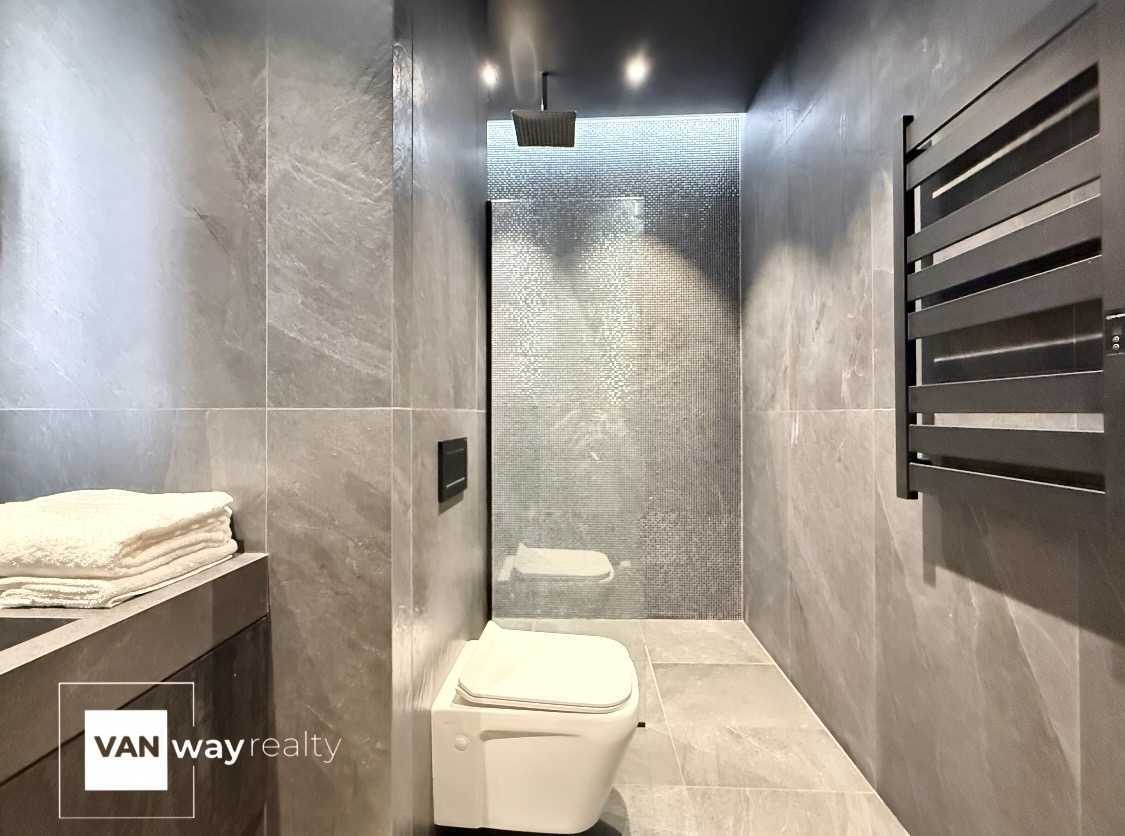 Продаж 3-кімнатної квартири 126.7 м², Микільсько-Слобідська вул., 3А