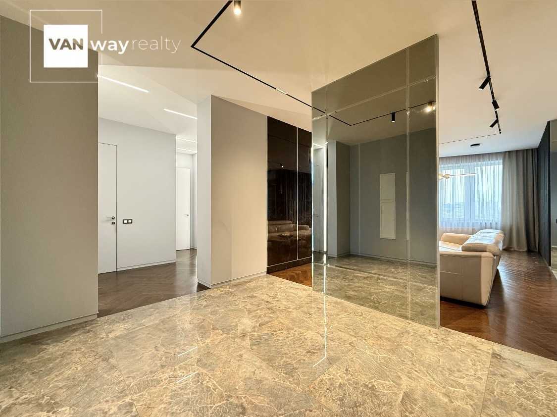 Продаж 3-кімнатної квартири 126.7 м², Микільсько-Слобідська вул., 3А