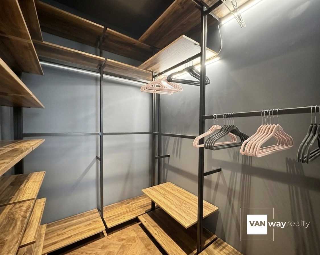 Продаж 3-кімнатної квартири 126.7 м², Микільсько-Слобідська вул., 3А
