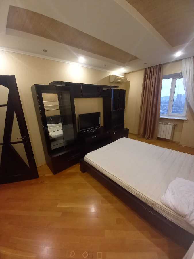 Оренда 2-кімнатної квартири 69 м², Верховної Ради бул., 14Б