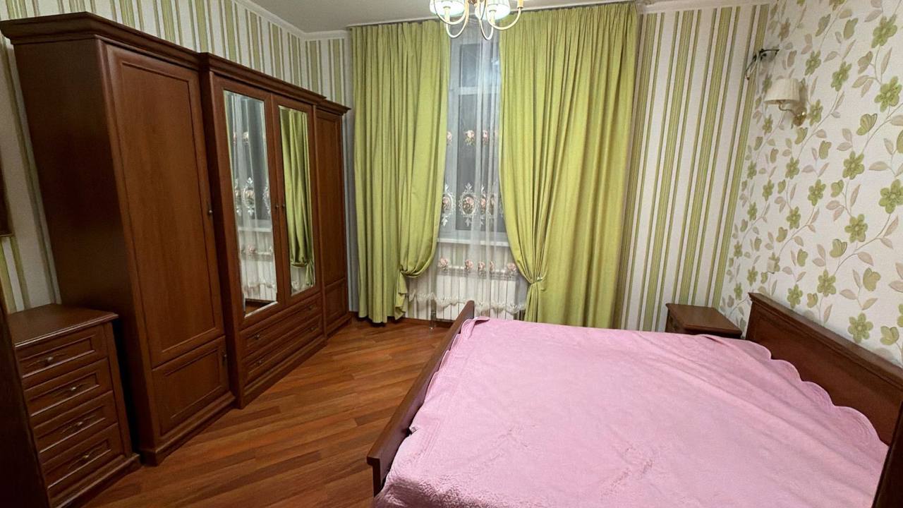 Аренда 3-комнатной квартиры 97 м², Гната Хоткевича ул.