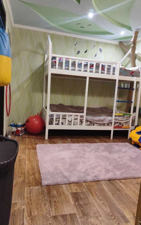Продаж 3-кімнатної квартири 80 м², Чеботарьова вул., 30