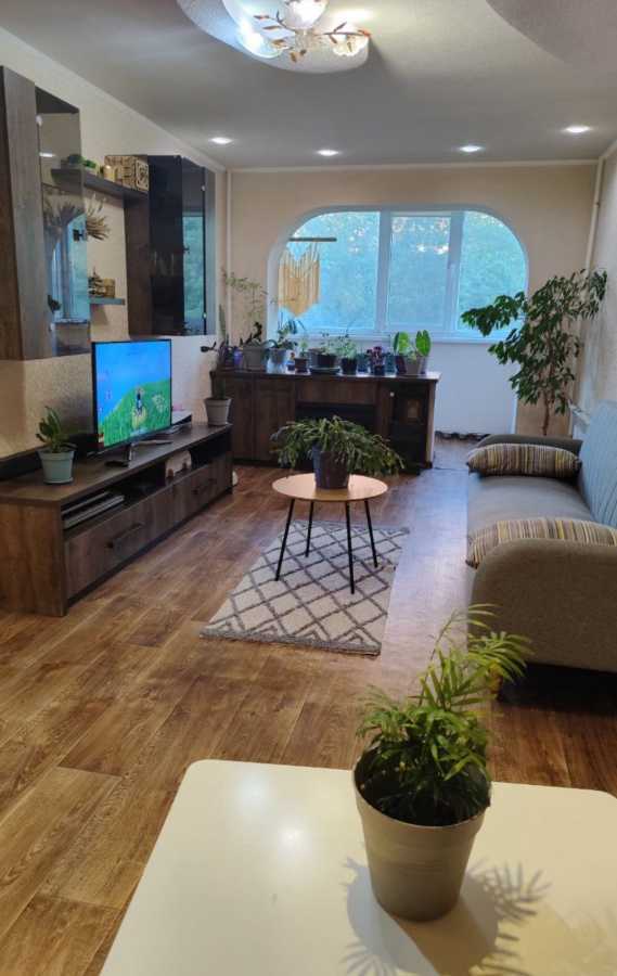 Продаж 3-кімнатної квартири 80 м², Чеботарьова вул., 30