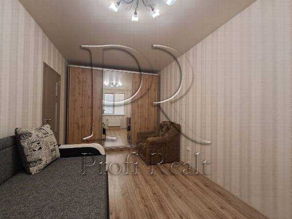 Продаж 1-кімнатної квартири 38 м², Вишнева вул., Машинобудівельників вулиця, 31