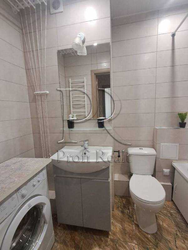 Продаж 1-кімнатної квартири 38 м², Вишнева вул., Машинобудівельників вулиця, 31