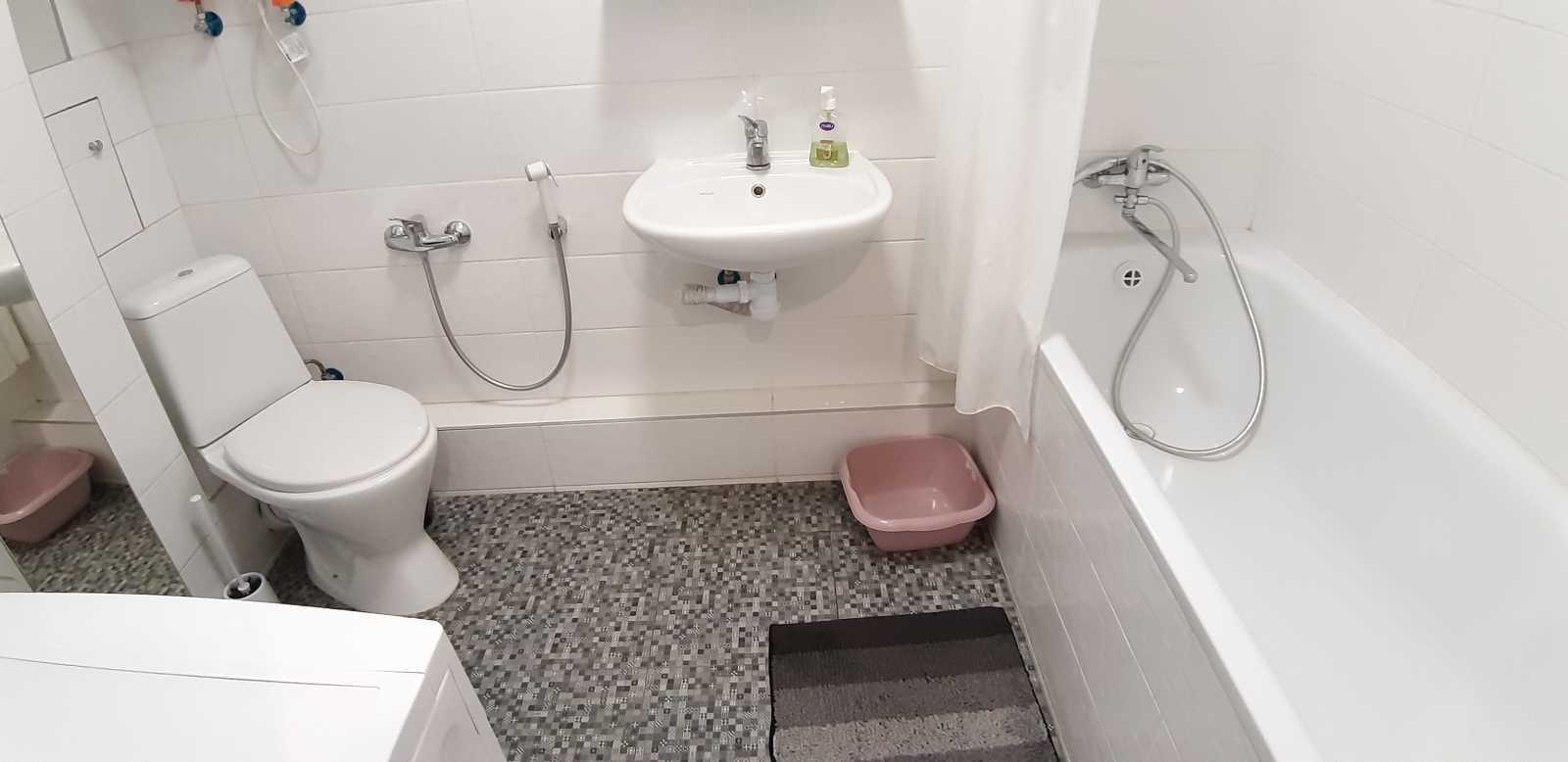 Аренда 1-комнатной квартиры 50 м², Академика Глушкова просп., 9Е