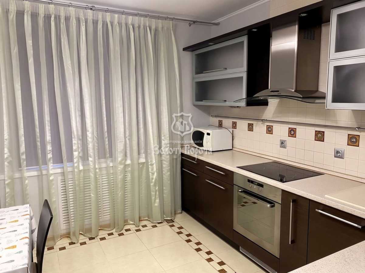 Продаж 2-кімнатної квартири 68 м², Феодосійський пров., 14А