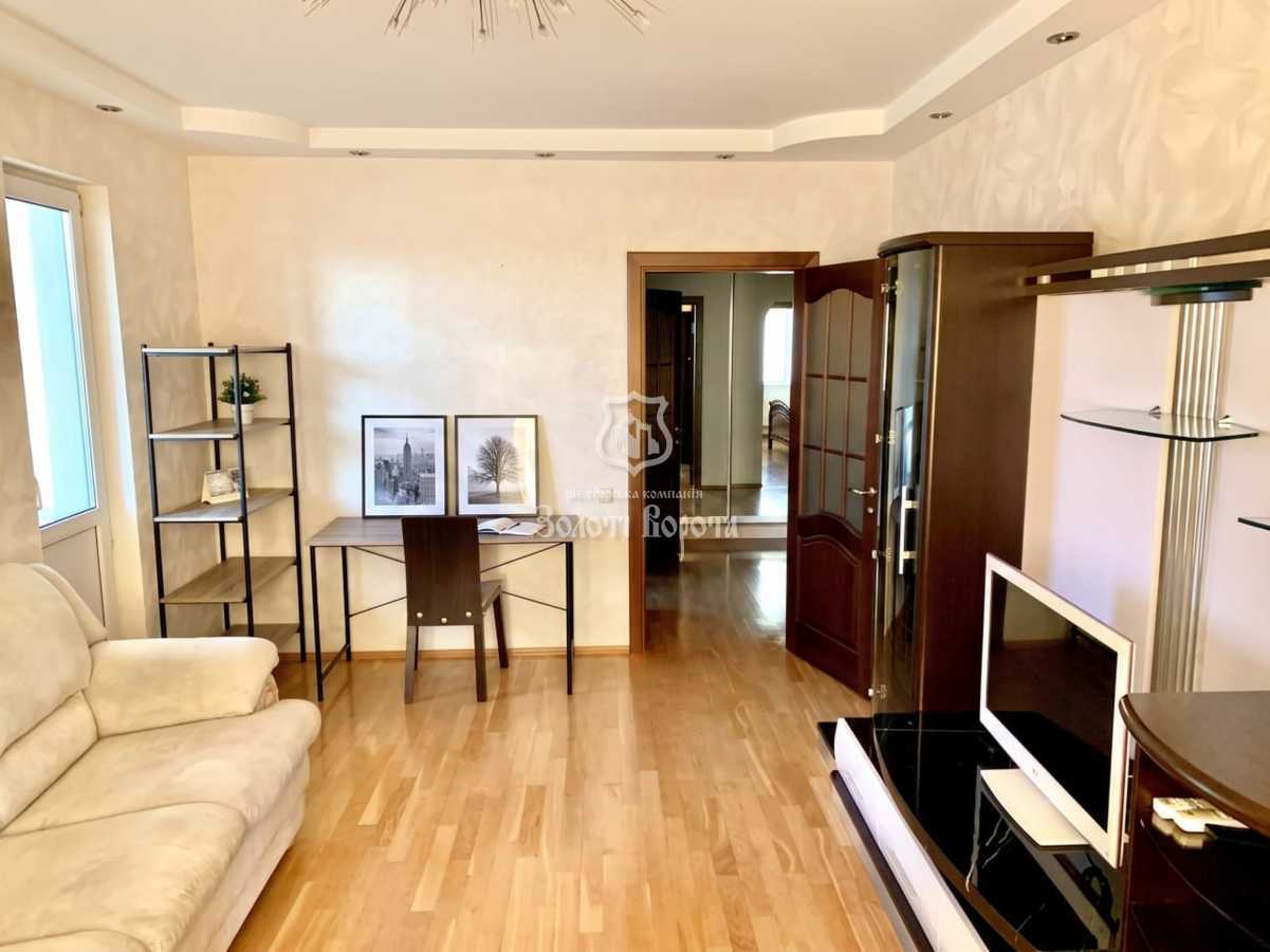 Продаж 2-кімнатної квартири 68 м², Феодосійський пров., 14А