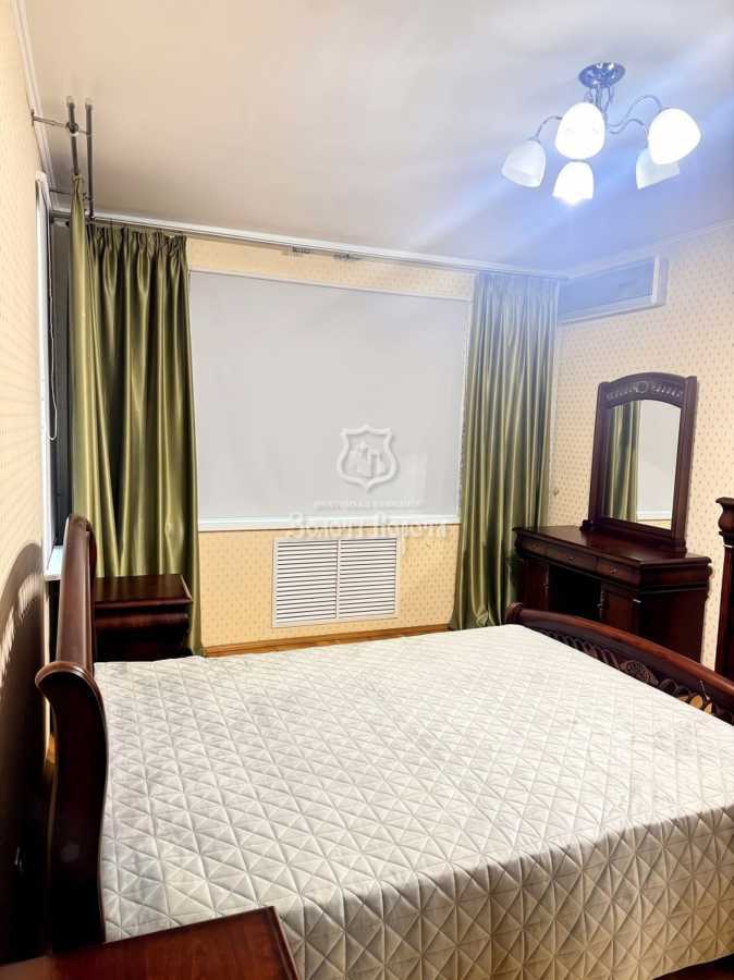 Продаж 2-кімнатної квартири 68 м², Феодосійський пров., 14А