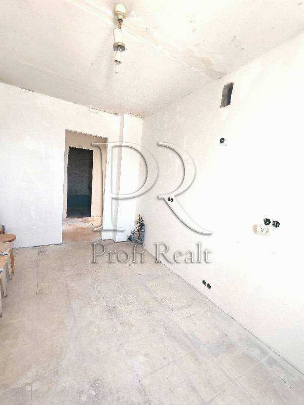 Продаж 3-кімнатної квартири 75 м², Симиренка вул., 1Г