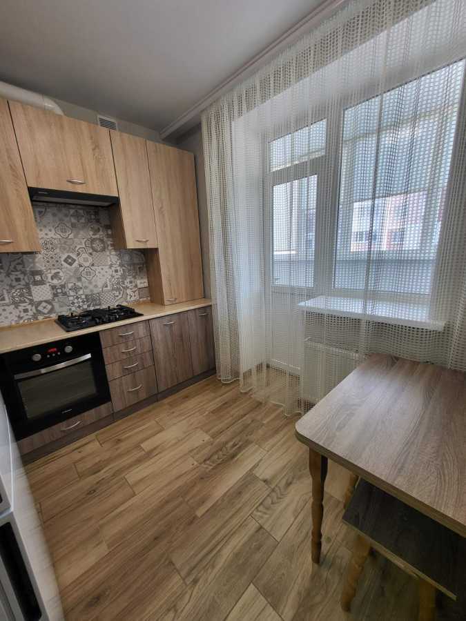 Оренда 1-кімнатної квартири 40 м², Машинобудівників вул., 27