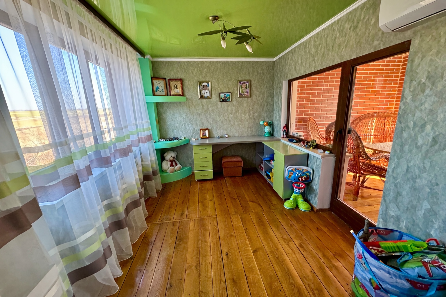 Продаж будинку 461 м²