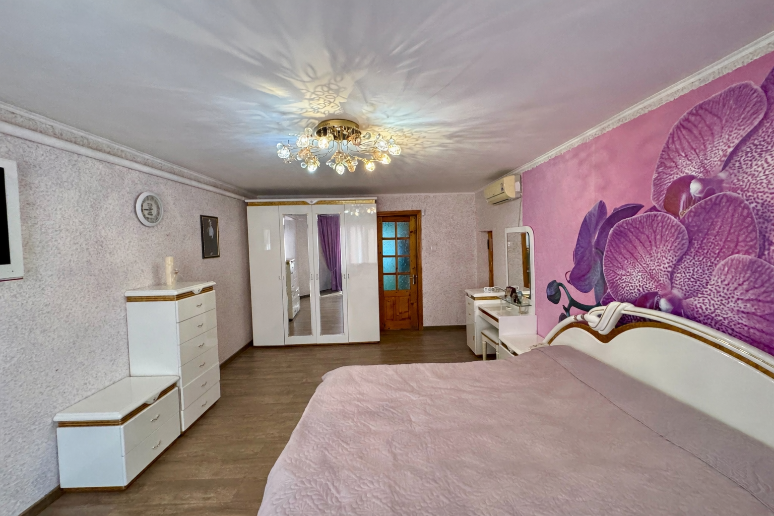 Продаж будинку 461 м²