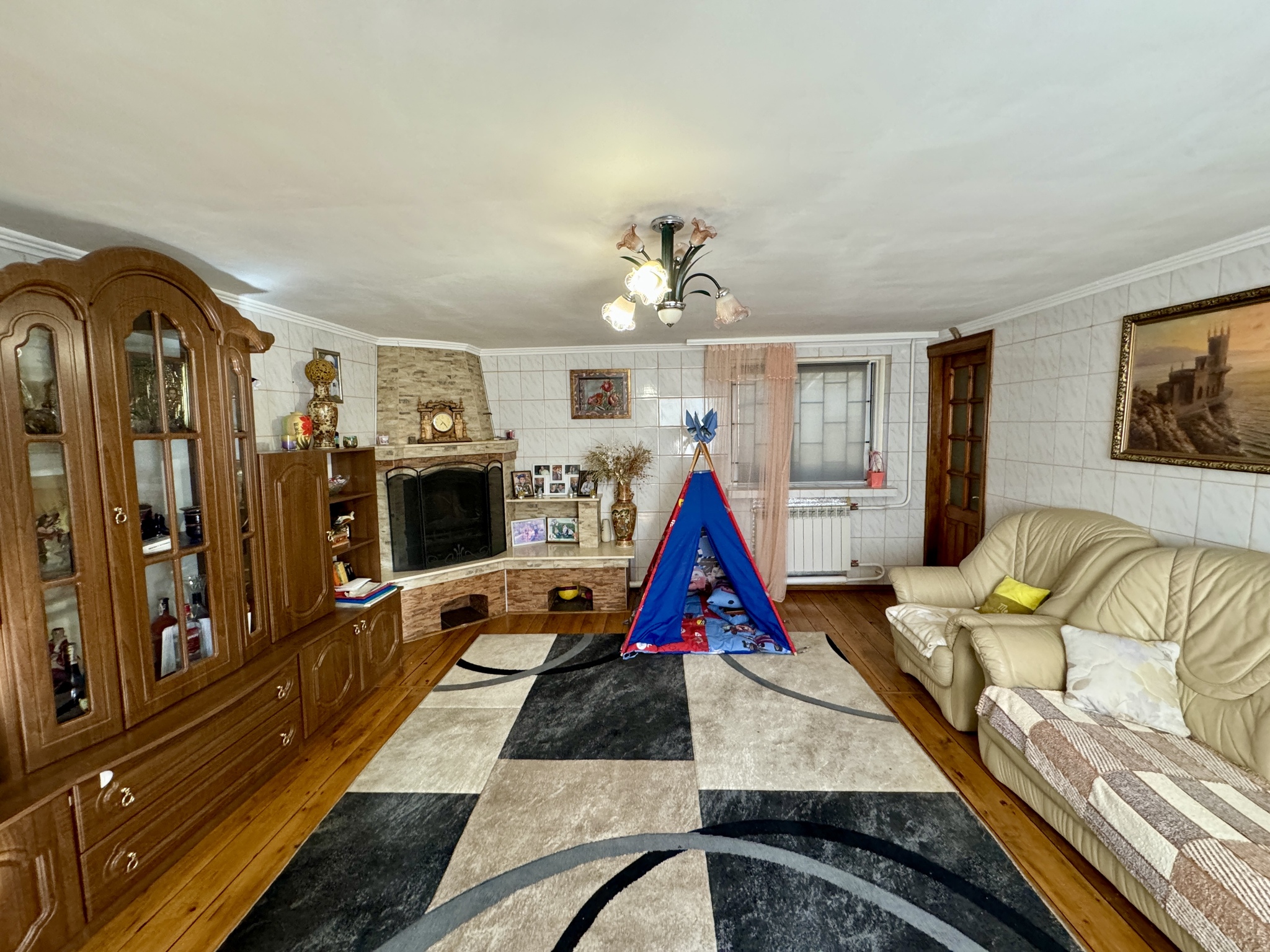 Продаж будинку 461 м²