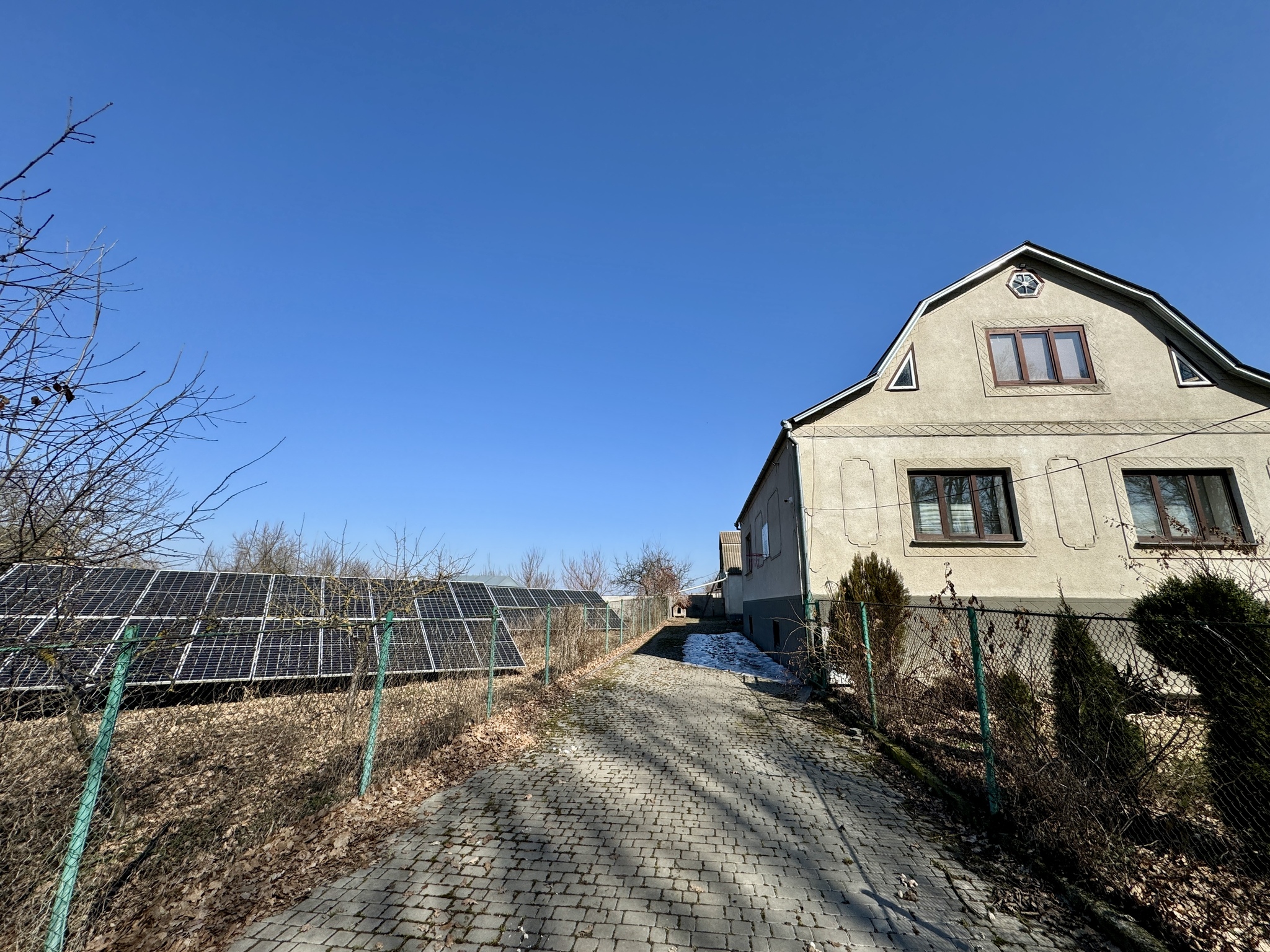 Продаж будинку 461 м²