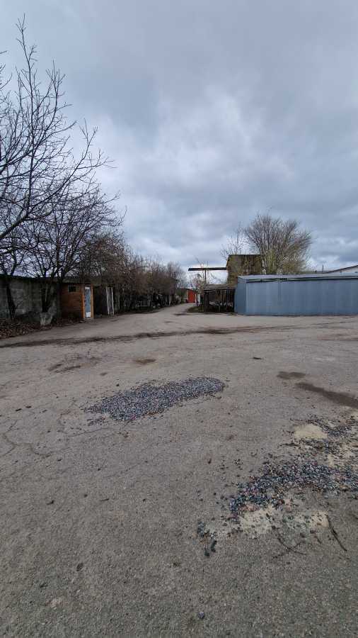Продаж приміщення вільного призначення 3700 м², Узинська вул.