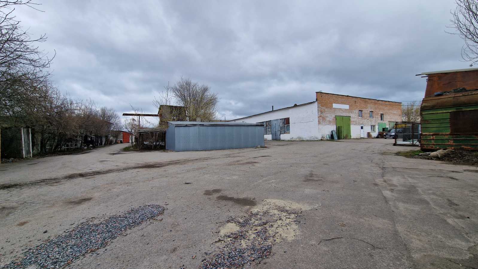 Продаж приміщення вільного призначення 3700 м², Узинська вул.