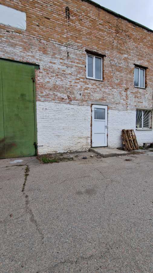 Продаж приміщення вільного призначення 3700 м², Узинська вул.
