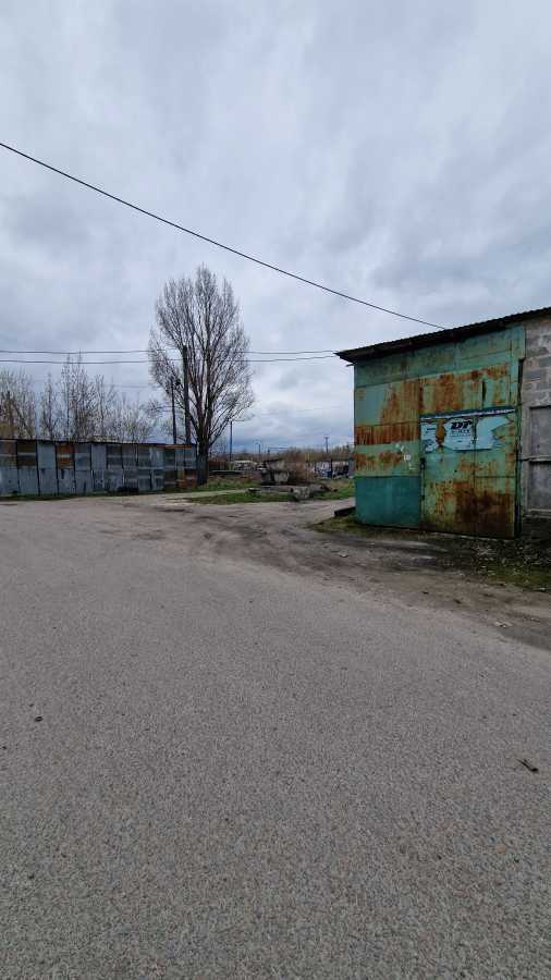 Продаж приміщення вільного призначення 3700 м², Узинська вул.