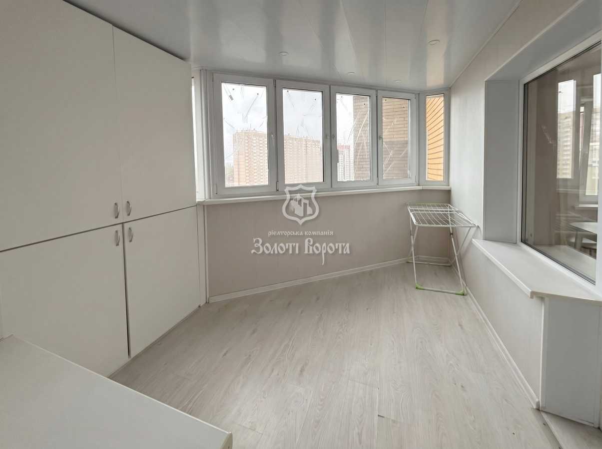 Продаж 2-кімнатної квартири 77 м², Науки просп., 55А