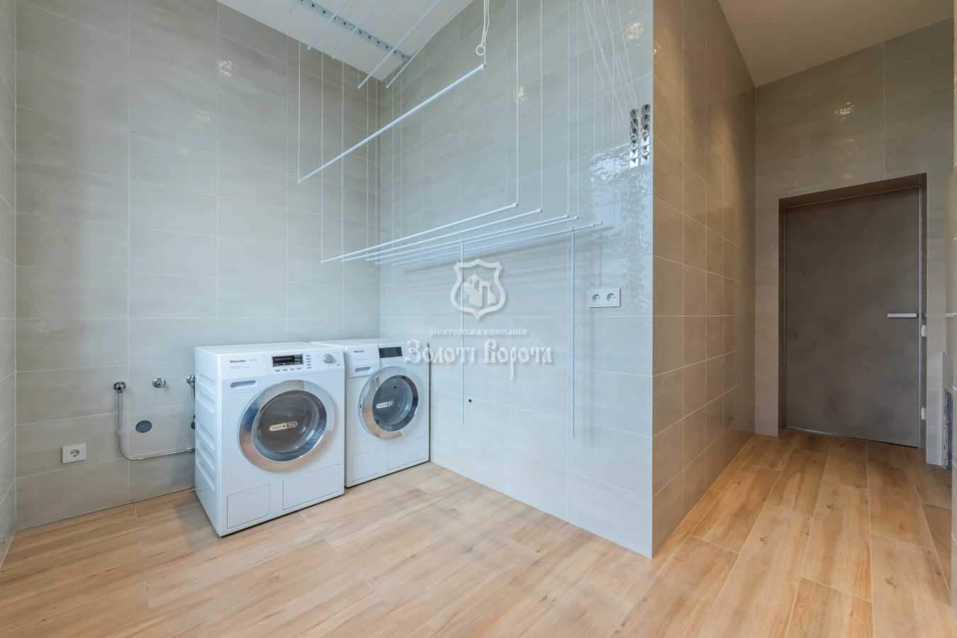 Продаж будинку 388 м², Південно-Українська, 16