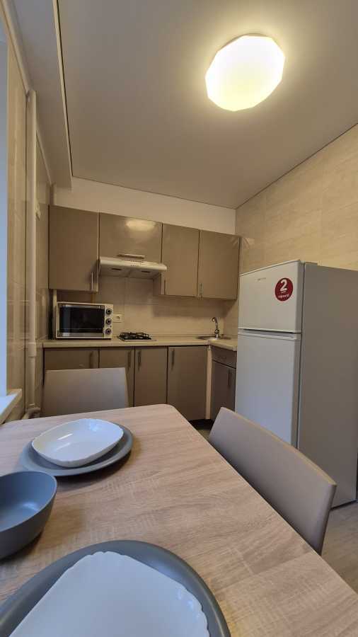 Продаж 2-кімнатної квартири 47 м², Дмитрівська вул., 96-98
