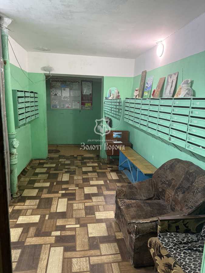 Продаж 3-кімнатної квартири 68.1 м², Зодчих вул., 44