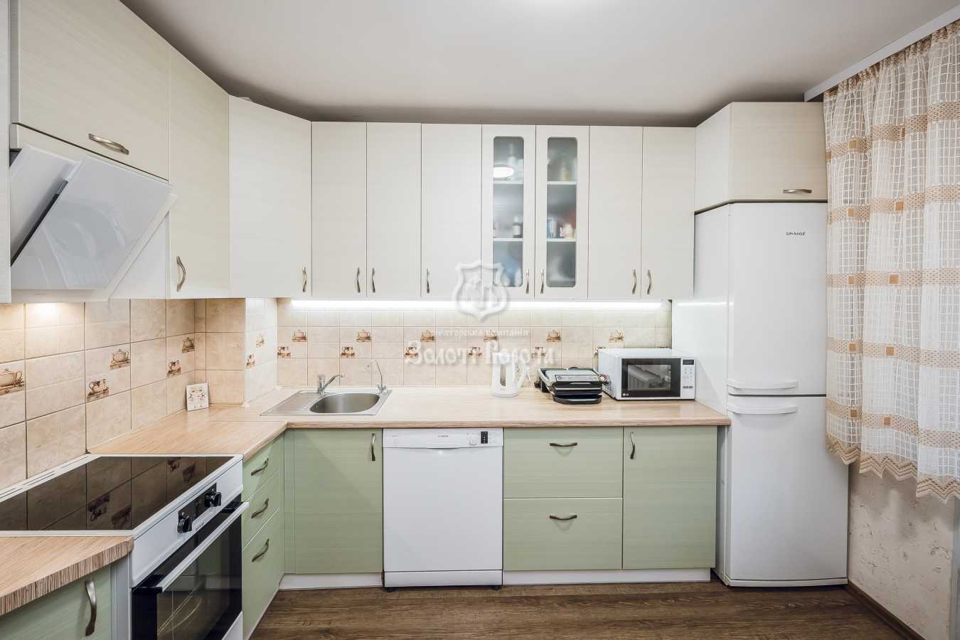 Продаж 3-кімнатної квартири 74 м², Харківське шосе, 49