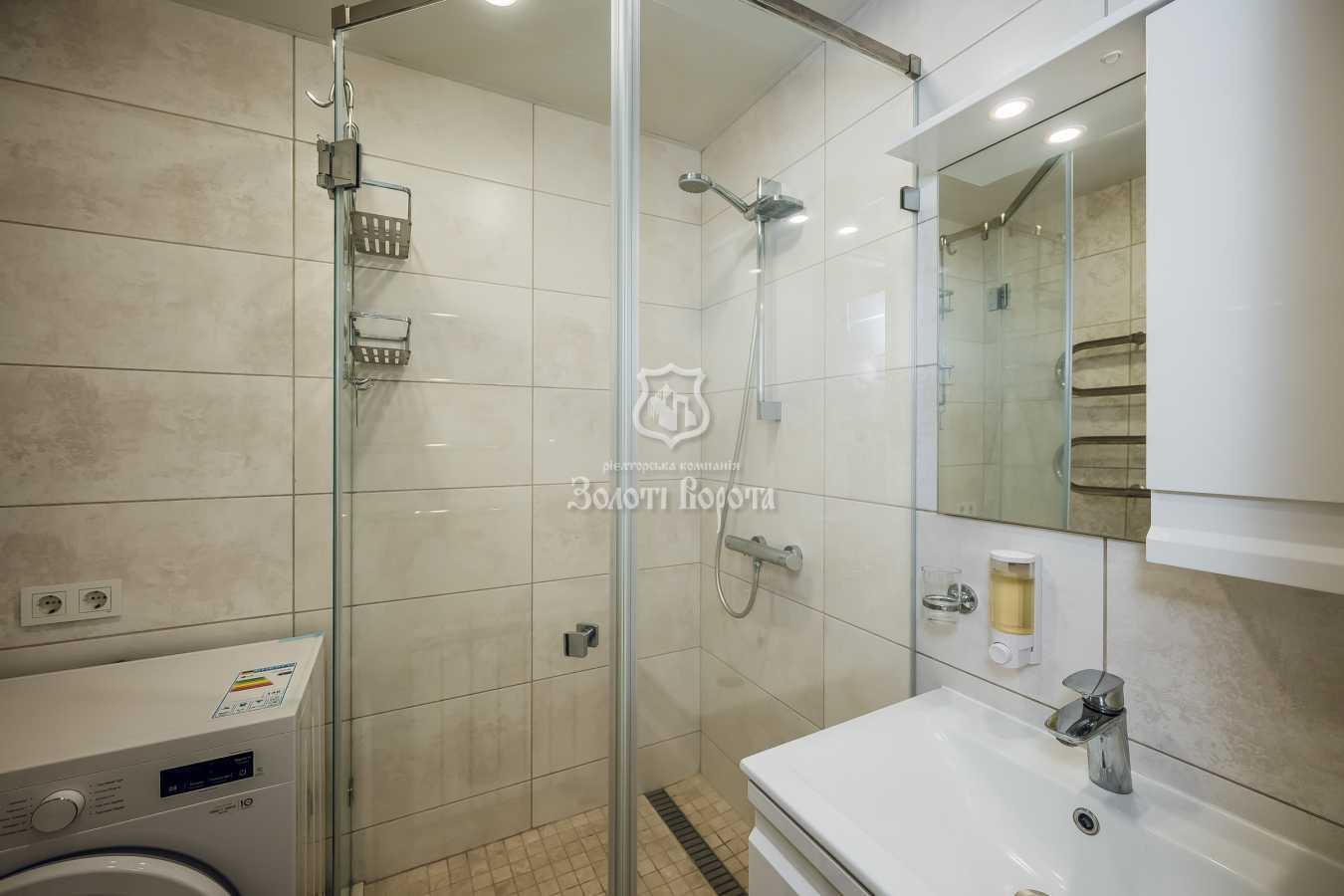 Продаж 3-кімнатної квартири 74 м², Харківське шосе, 49