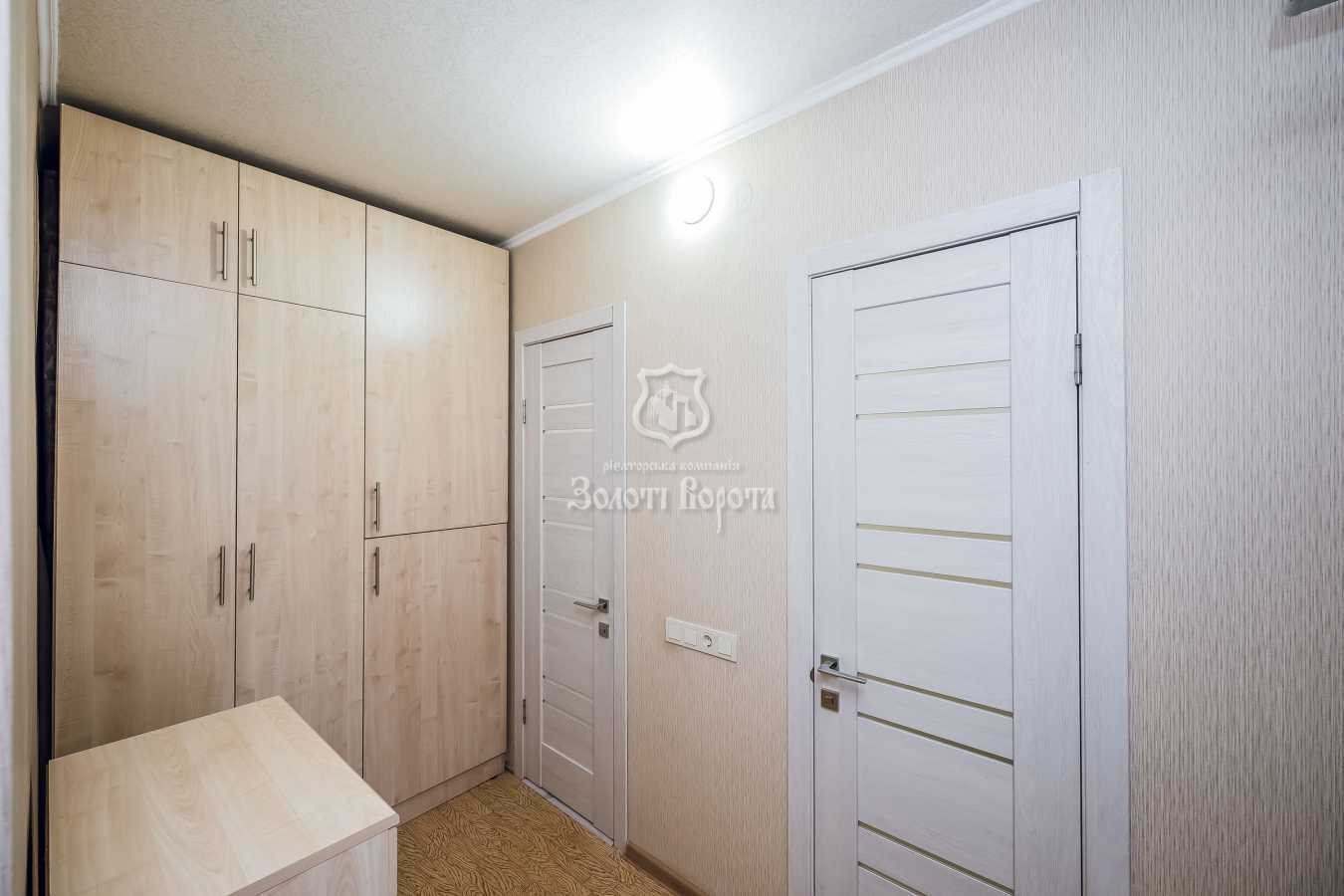 Продаж 3-кімнатної квартири 74 м², Харківське шосе, 49