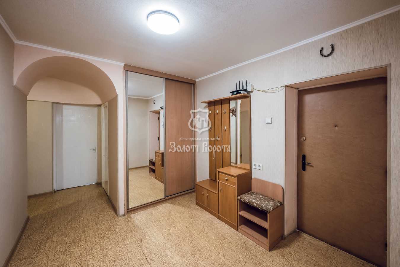 Продаж 3-кімнатної квартири 74 м², Харківське шосе, 49