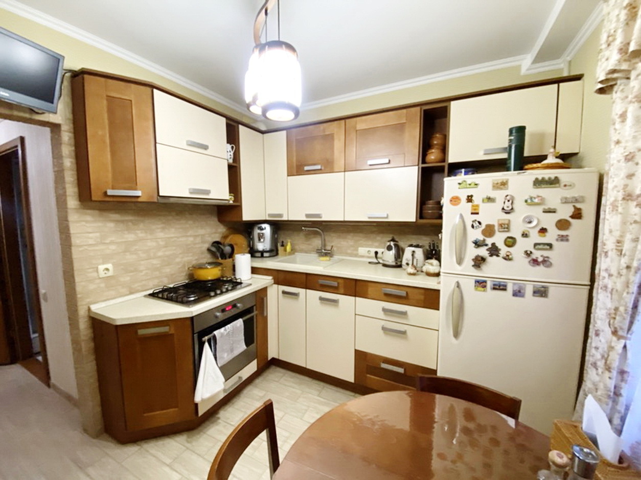 Продажа 2-комнатной квартиры 54 м², Озерная ул.