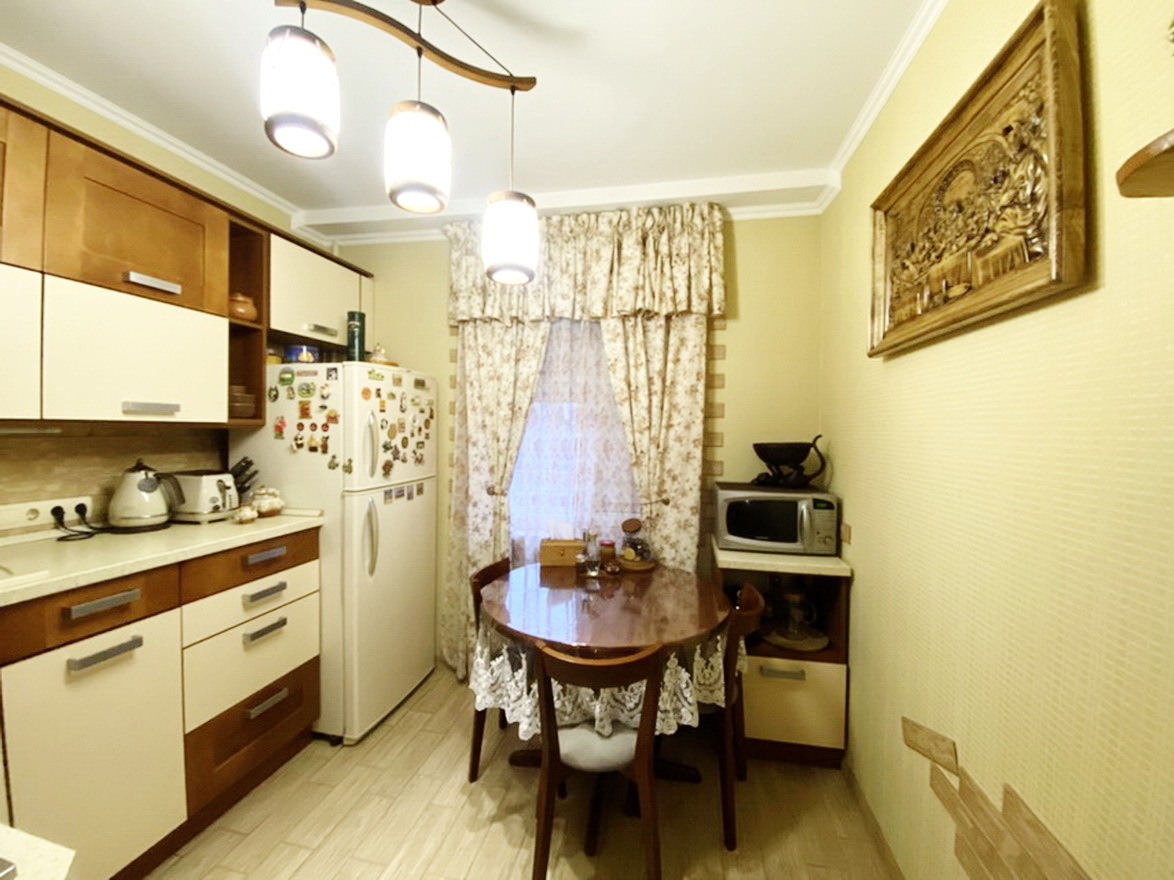 Продажа 2-комнатной квартиры 54 м², Озерная ул.