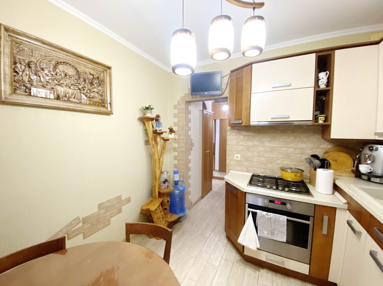 Продажа 2-комнатной квартиры 54 м², Озерная ул.