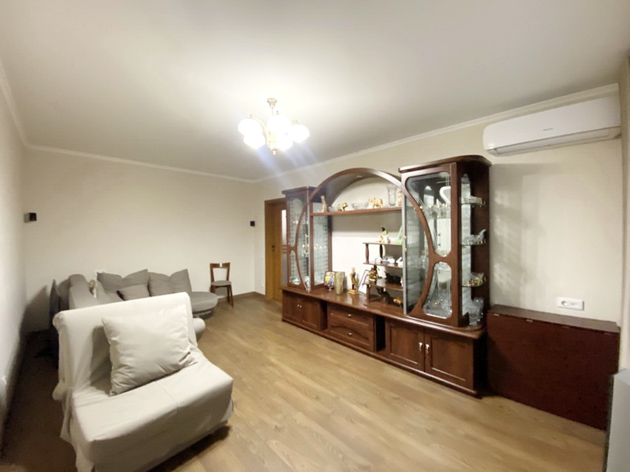 Продажа 2-комнатной квартиры 54 м², Озерная ул.