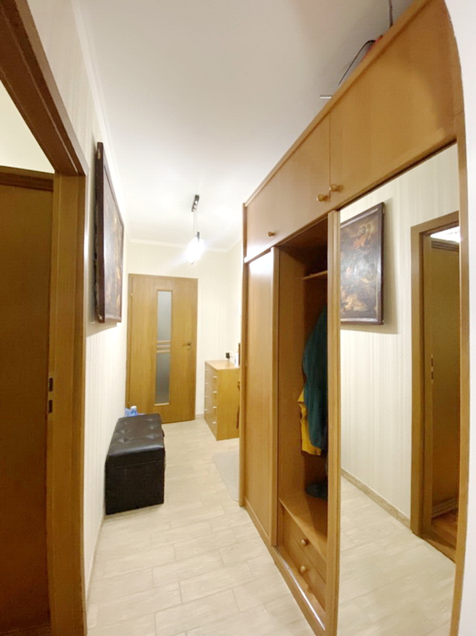 Продажа 2-комнатной квартиры 54 м², Озерная ул.