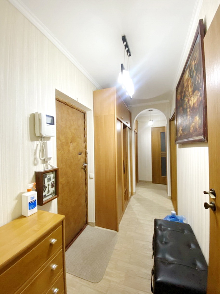 Продажа 2-комнатной квартиры 54 м², Озерная ул.