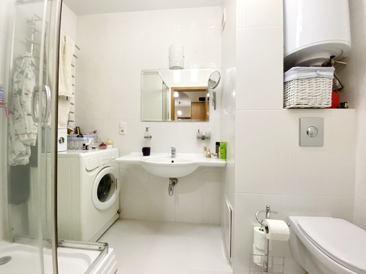 Продажа 2-комнатной квартиры 54 м², Озерная ул.