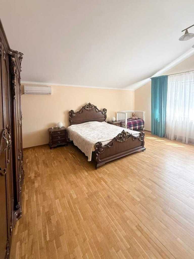 Продаж 5-кімнатної квартири 195 м², Столична, 3
