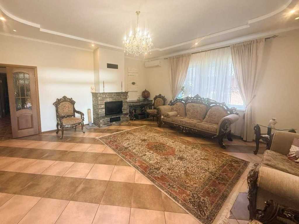 Продаж 5-кімнатної квартири 195 м², Столична, 3