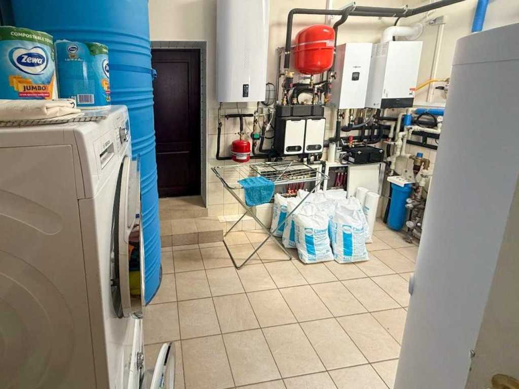 Продаж 5-кімнатної квартири 195 м², Столична, 3