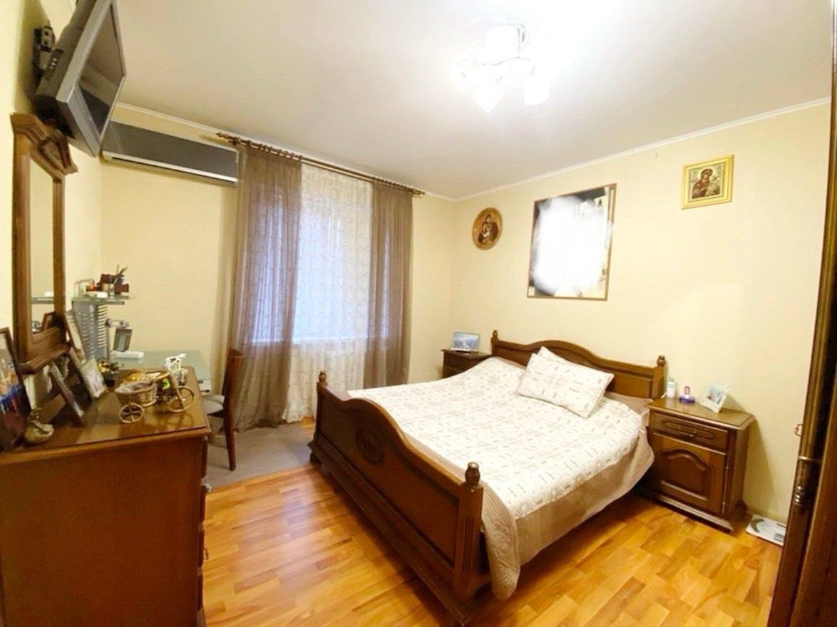 Продажа 2-комнатной квартиры 54 м², Озерная ул.