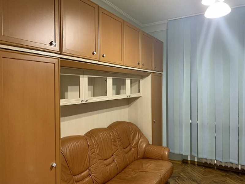 Продаж 2-кімнатної квартири 55 м², Лаврська вул., 4